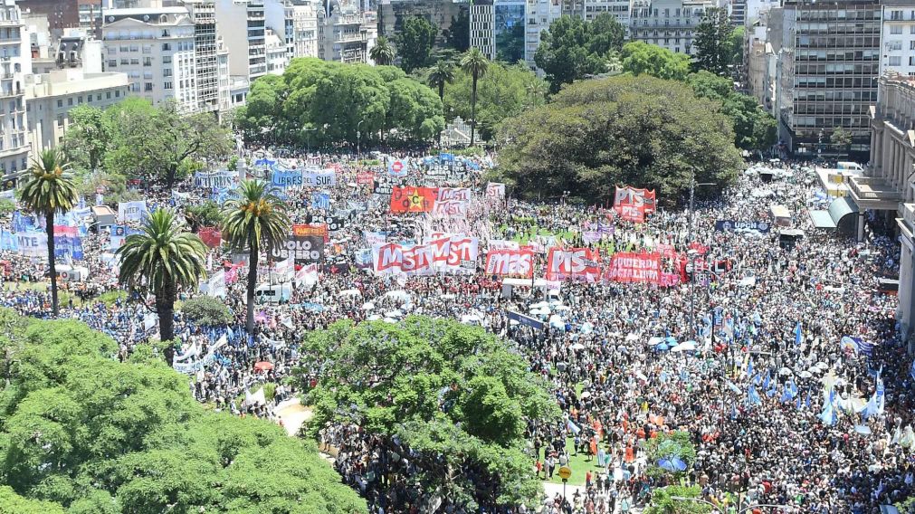 En fotos: as� fue la multitudinaria marcha de la CGT. (Cr�nica/Rub�n Paredes)