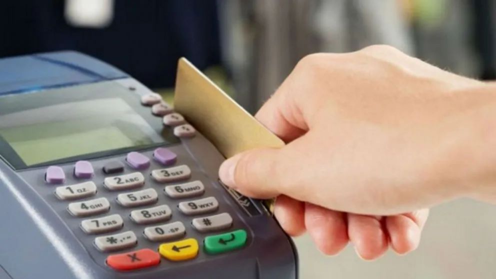 Le sacó la tarjeta de crédito a su empleadora e hizo gastos por 700 mil pesos.