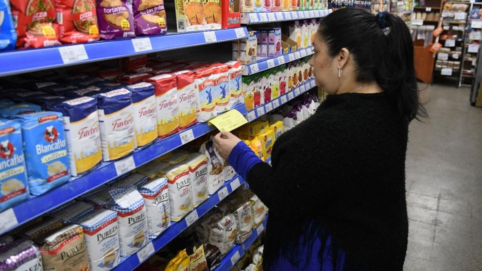 El Compre sin IVA facilita la compra de la Canasta Básica (Carlos Ventura/Crónica/Archivo).