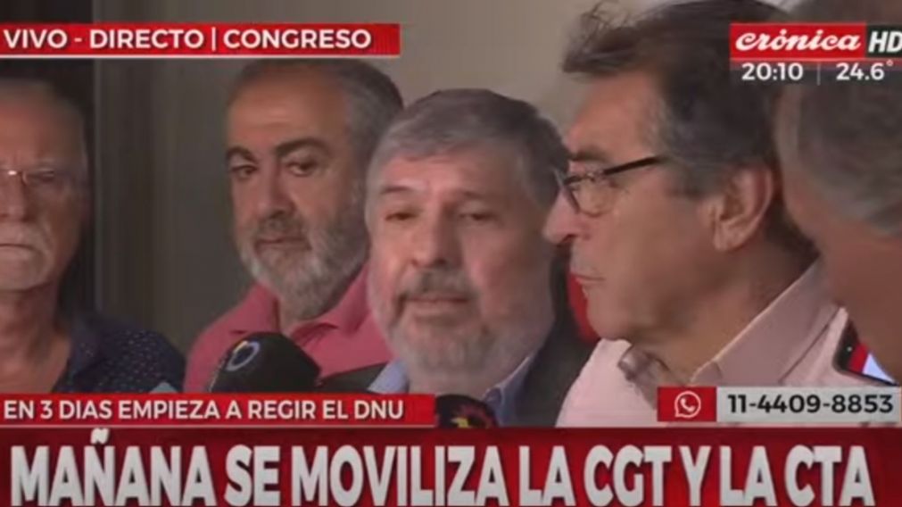 Reunión de CGT, CTA y senadores de Unión por la Patria en la previa a la marcha contra el DNU de Javier Milei.