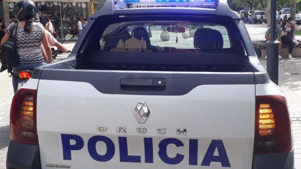 El policía retirado hizo la denuncia tras ser agredido por su hijo.