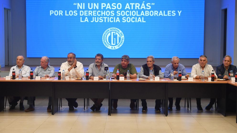 La CGT confirmó movilización el miércoles a Tribunales para pedir "la inconstitucionalidad" del DNU de Javier Milei.