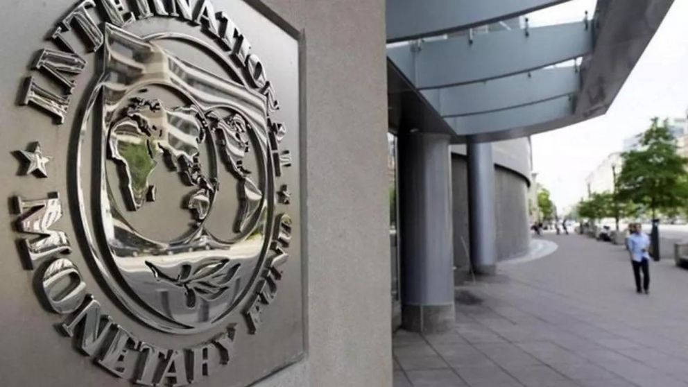 Javier Milei pagar� su primer vencimiento con el FMI y busca restaurar la relaci�n con el organismo de cr�dito.