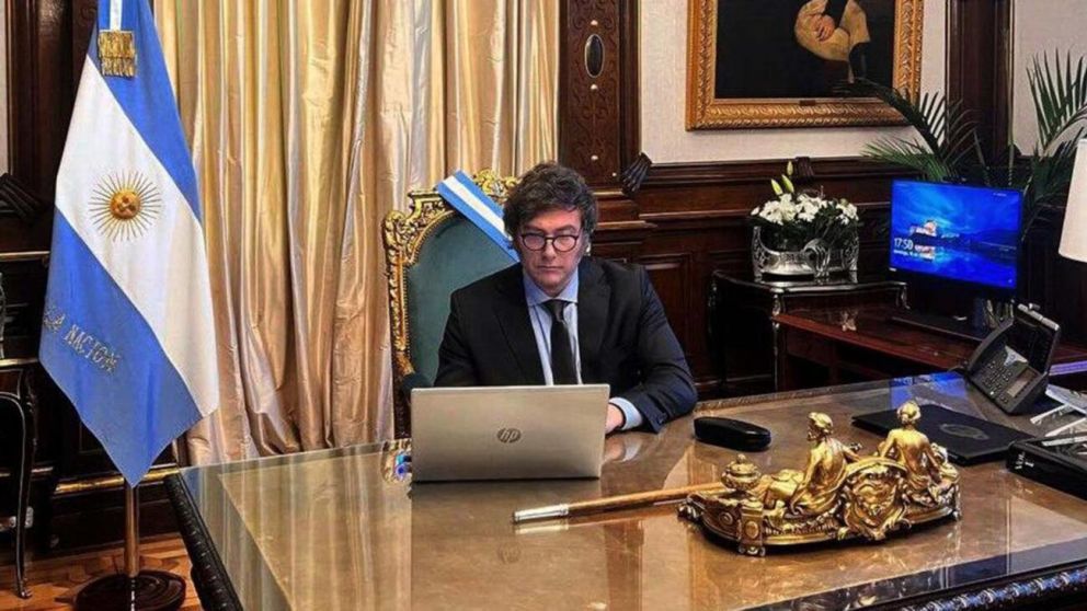 El presidente Javier Milei recibirá este mediodía a los gobernadores en Casa Rosada.