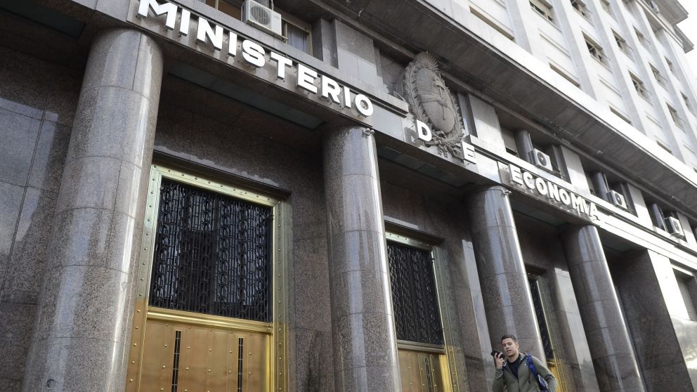 Para el economista Hernán Letcher, los anuncios económicos del gobierno "tienen una orientación de programa de estabilización, pero no mucho más" (Crónica / Fernando Pérez Ré).