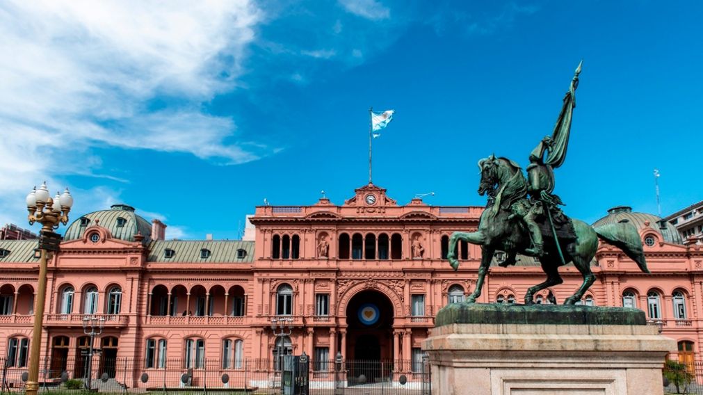Blanqueo, moratoria y más presión impositiva figuran en un borrador de reforma fiscal que circula entre economistas, políticos y empresarios