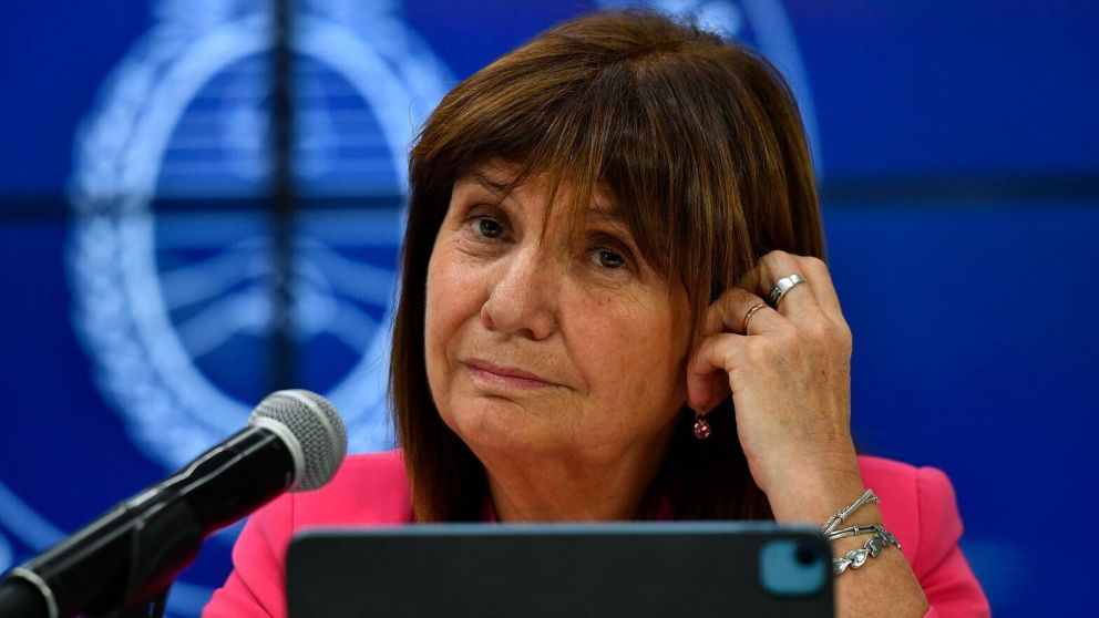 Patricia Bullrich sostiene el protocolo antipiquetes (Télam).