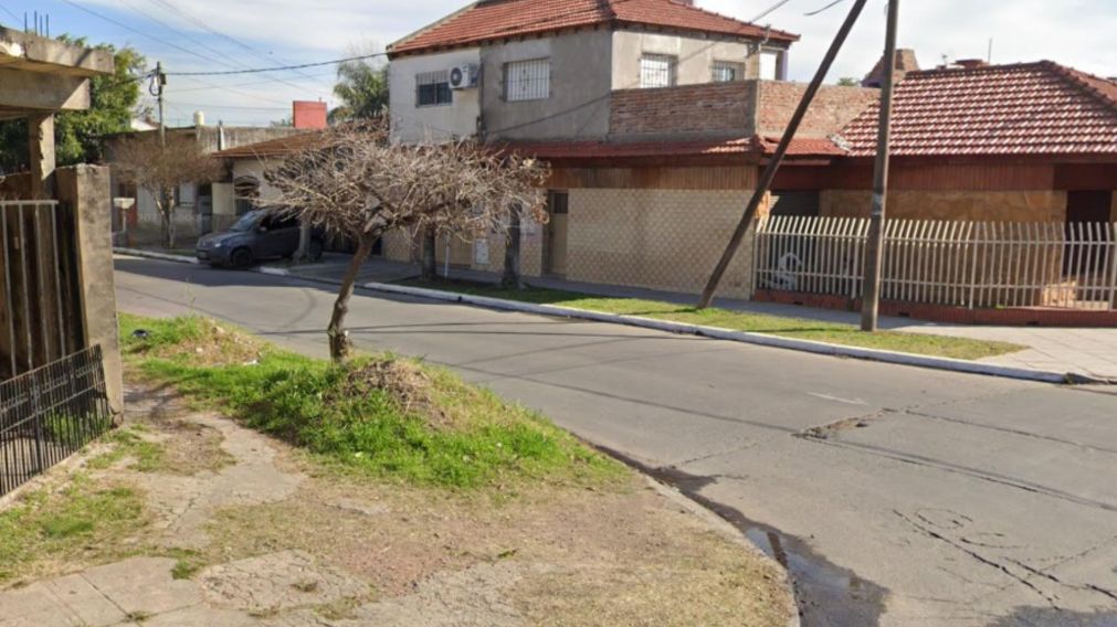 Acá, en esta esquina, fue localizado el cadáver del ladrón.