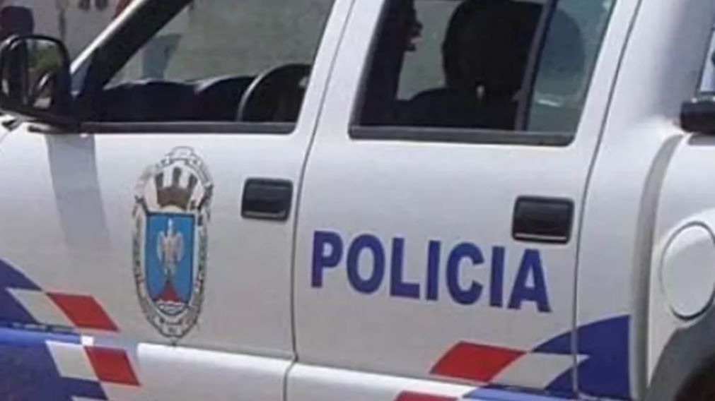 La policía llegó al lugar alertada por el hijo del agresor que se quitó la vida.