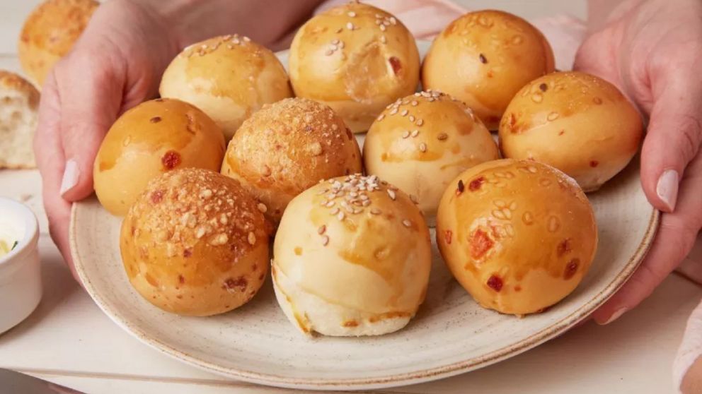 Receta de pancitos de jamón y queso: ideal para los amantes de lo salado a la hora de merendar o desayunar.