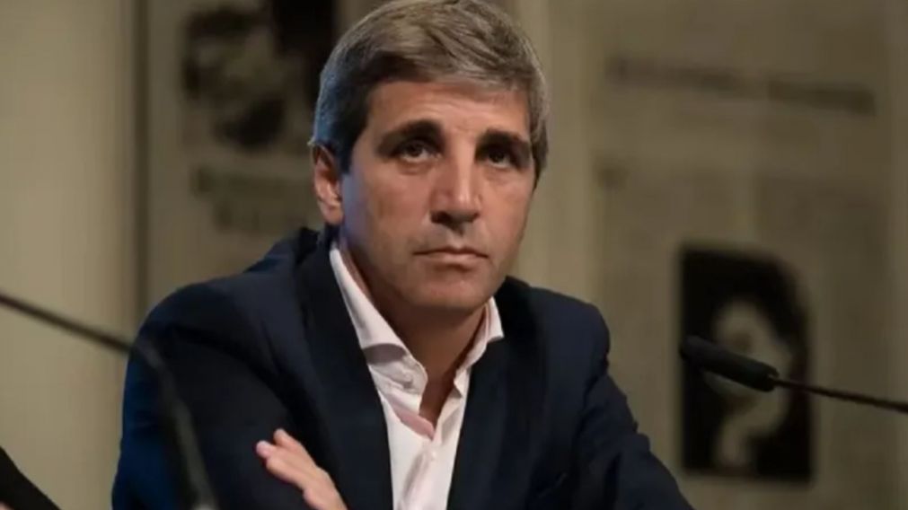 Luis Caputo habló de una inflación que sube al 1% diario.