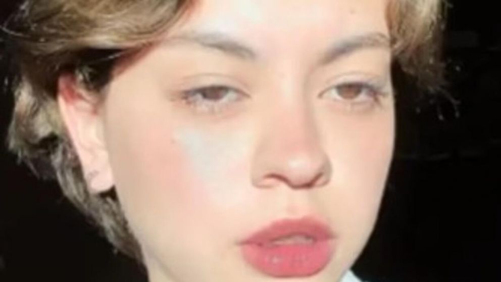 La joven tuvo una particular charla con un albañil "entre copas" (TikTok).