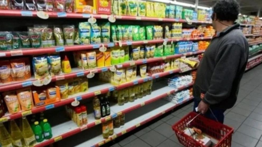 Los supermercados volverán a remarcar sus precios en las próximas horas. Hernán Nersesián / Crónica.