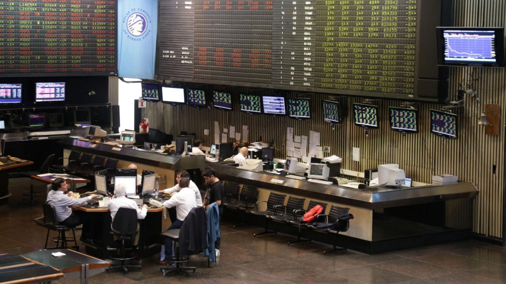 Suba del Merval en la primera jornada de operaciones tras la asunción de Milei.
