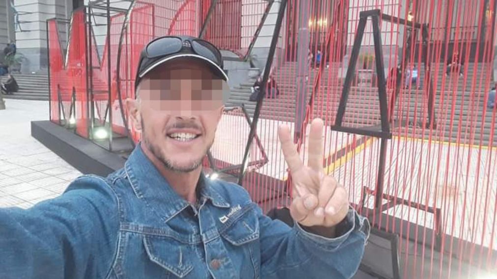 El acusado de arrojar la botella contra el Presidente está siendo buscado.