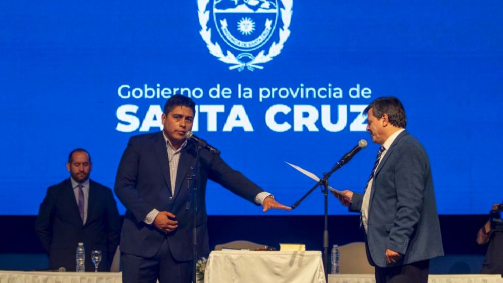 Claudio Vidal juró como gobernador de Santa Cruz (Télam).