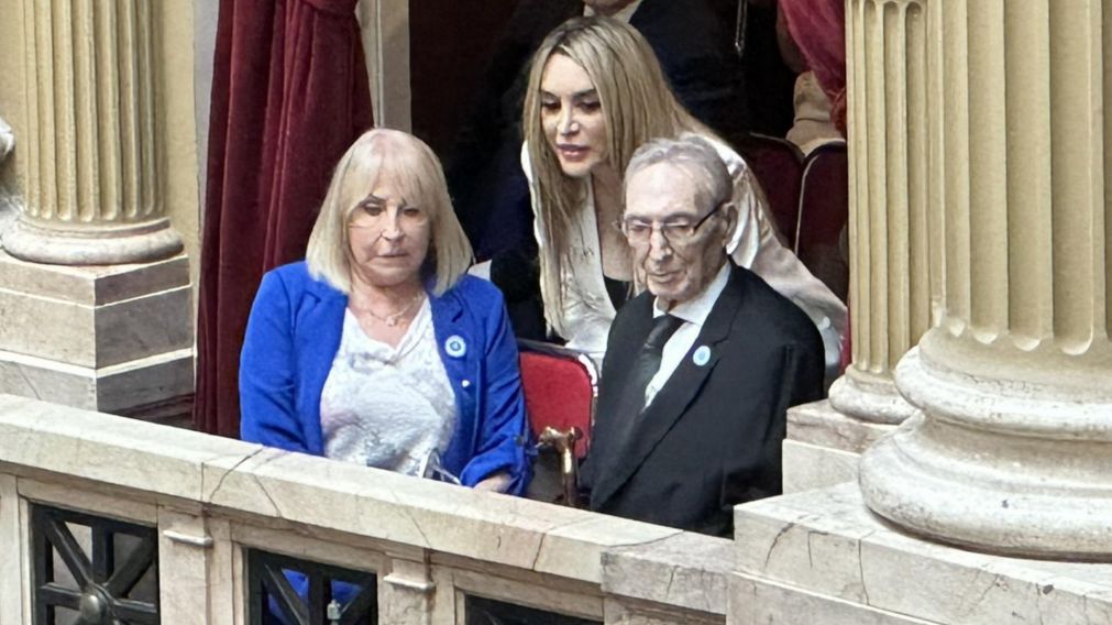 Los padres de Javier Milei, emocionados por la asunción presidencial de su hijo.