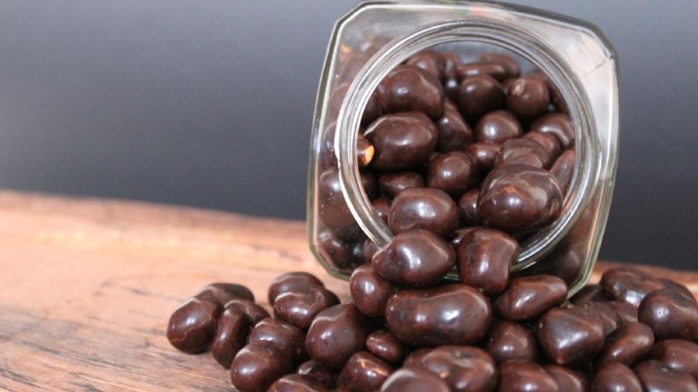 Maní con chocolate casero para Navidad: receta sencilla y económica.