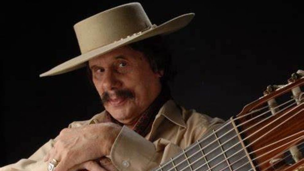 "Estoy lleno de futuro", decía el cantautor, músico, pintor y poeta.