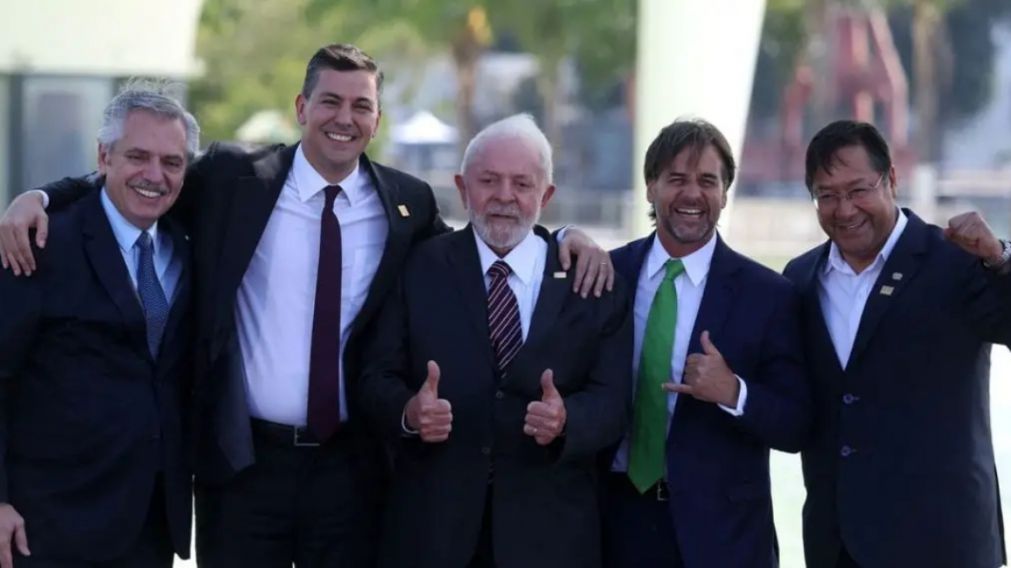 los presidentes del Mercosur recibieron oficialmente a Bolivia como miembro pleno del bloque.