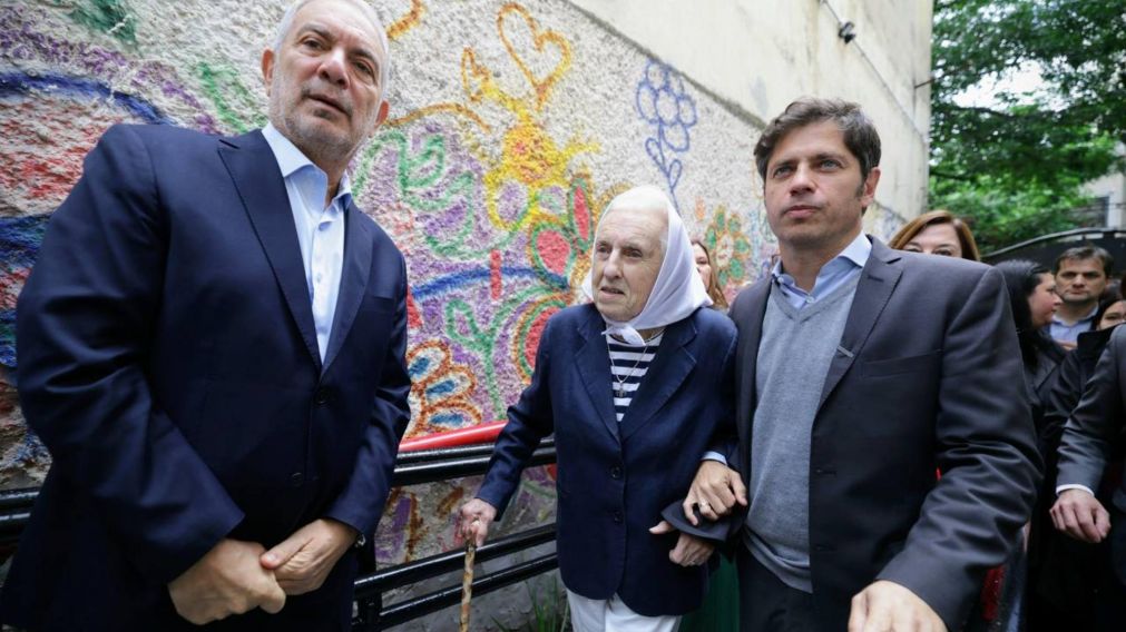 Axel Kicillof inauguró el nuevo edificio del Archivo Provincial por la Memoria en La Plata.