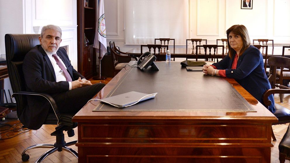 Nueva reunión entre Aníbal Fernández y Patricia Bullrich.