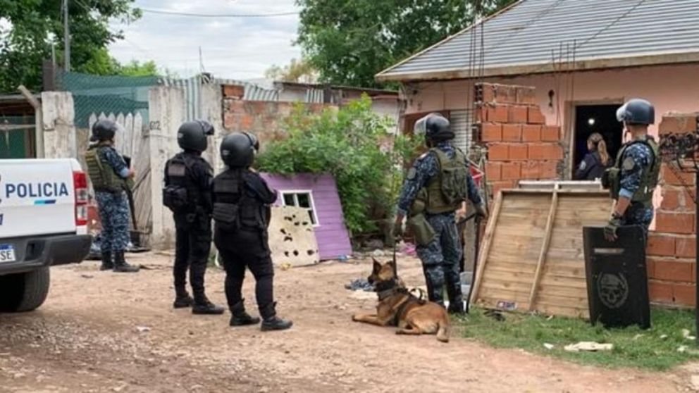 Los uniformados concretaron varios operativos para capturar a los delincuentes.