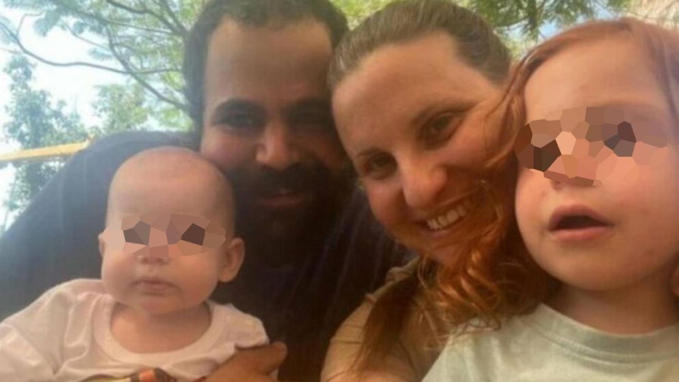 Hamas afirma que la mujer y sus dos hijos murieron.