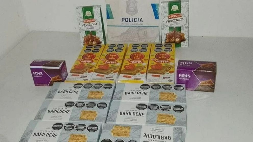 Parte de lo que la mujer había robado y fue secuestrado por la policía.