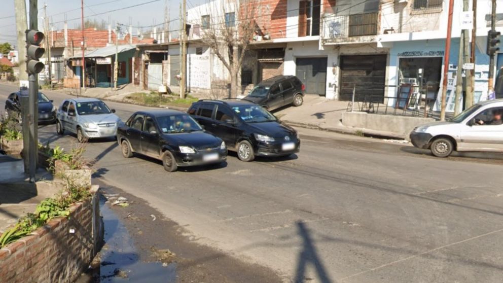 Acá, en esta esquina, fue encontrada la muchacha.