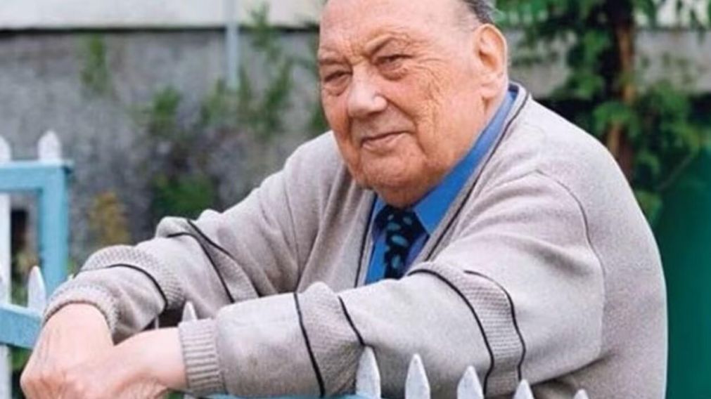 Frane Salek es protagonista de una insólita historia de vida (Twitter).