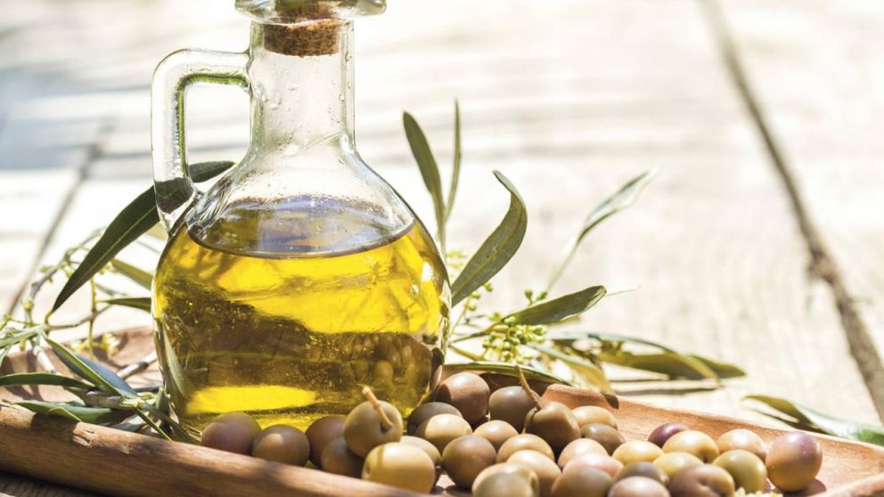 Uno de los productos prohibidos por el ANMAT es un aceite de oliva (Imagen ilustrativa).