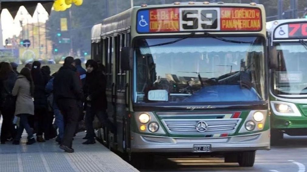 Líneas de colectivos del AMBA reducirán los servicios por una deuda de $9000 millones del Gobierno (Imagen ilustrativa).