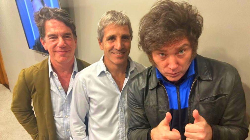 Javier Milei junto a Toto Caputo y Nicolás Posse: "Rumbo a los Estados Unidos"