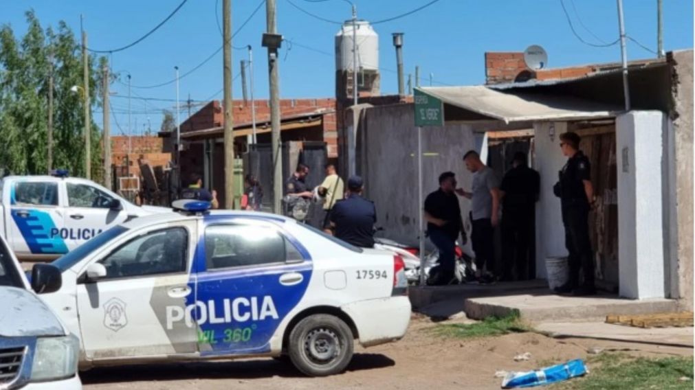 Los uniformados se apersonaron en el escenario del incidente. Crédito: La Nueva Provincia.