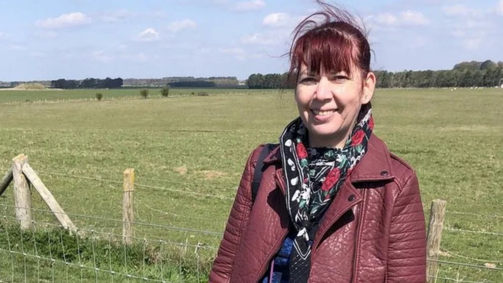 Una mujer sufrió un ataque de nervios, tomó agua en exceso y terminó muriendo (Imagen BBC).