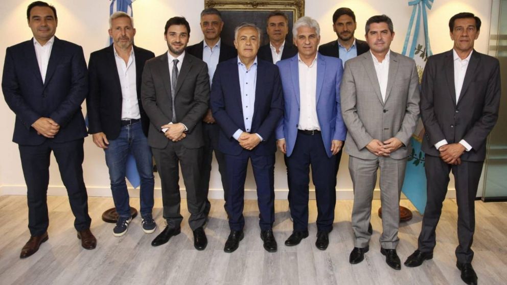 Los gobernadores electos de JxC pidieron a Javier Milei, "ser tomados en cuenta por el gobierno electo a la hora de definir políticas que afecten la gobernabilidad".