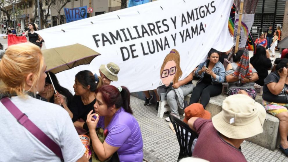 La decisión de los jueces fue repudiada por una multitud.