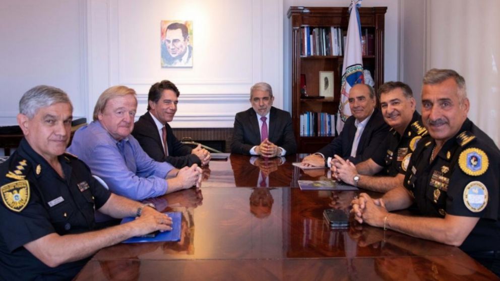 El funcionario saliente se reunió con el equipo de Milei.