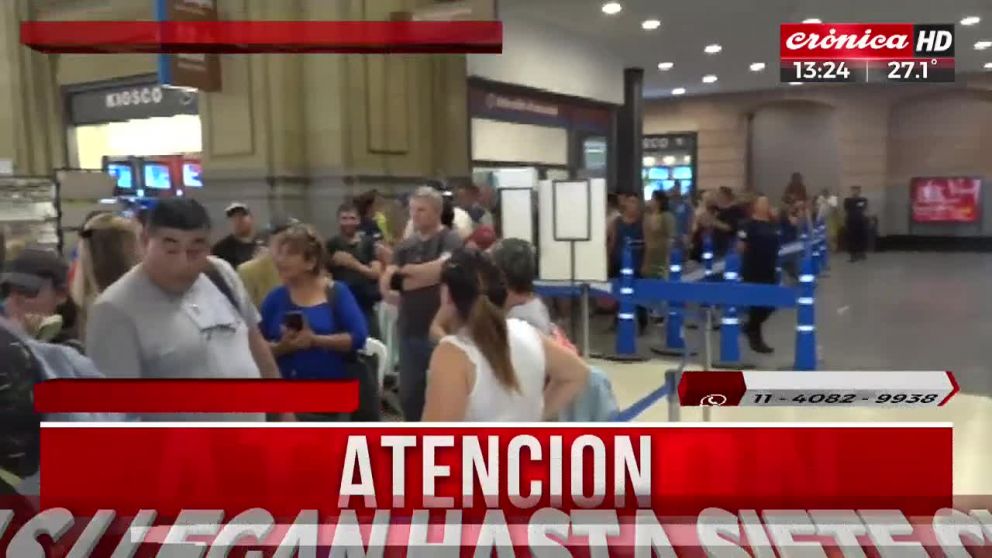 Largas filas para conseguir un pasaje en tren a la Costa.