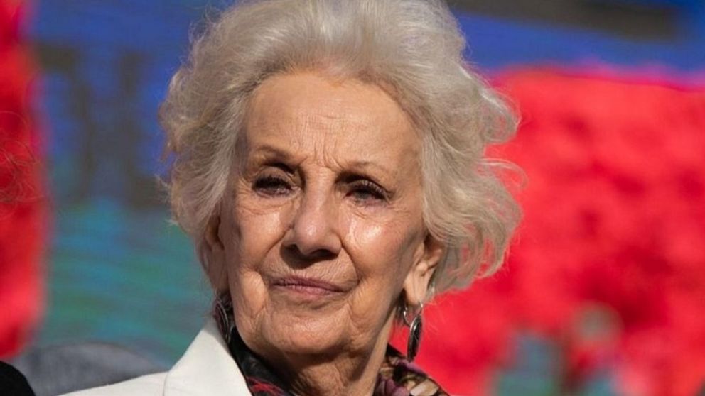Estela de Carlotto describió que por el triunfo de Javier Milei atravesó "lágrimas y decaimiento".