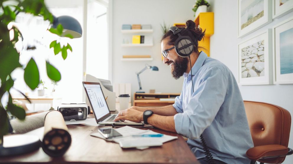Movistar busca empleados con secundario completo para cubrir puestos home office.