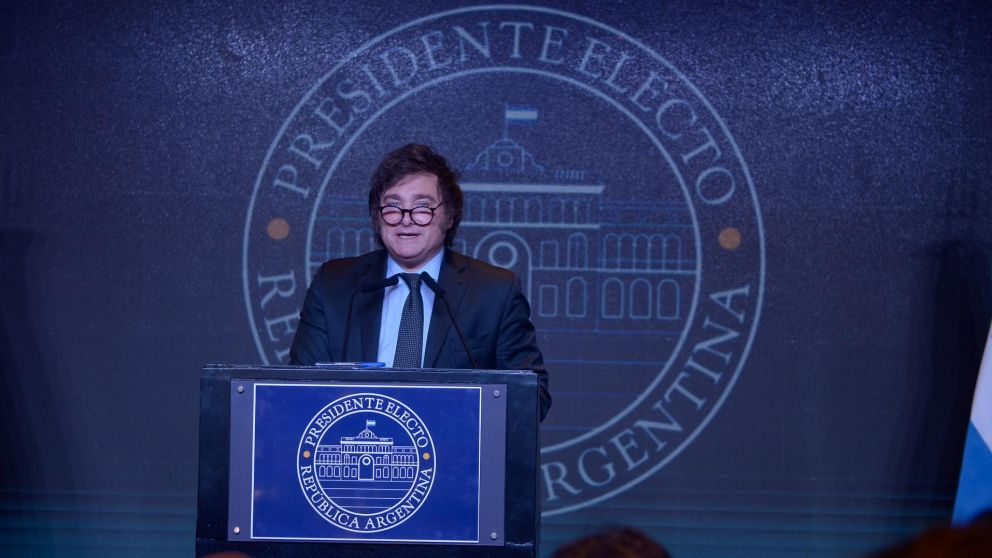 Javier Milei tras su triunfo: "Hoy comienza la reconstrucción de la Argentina" (Crónica/Fernando Pérez Re).