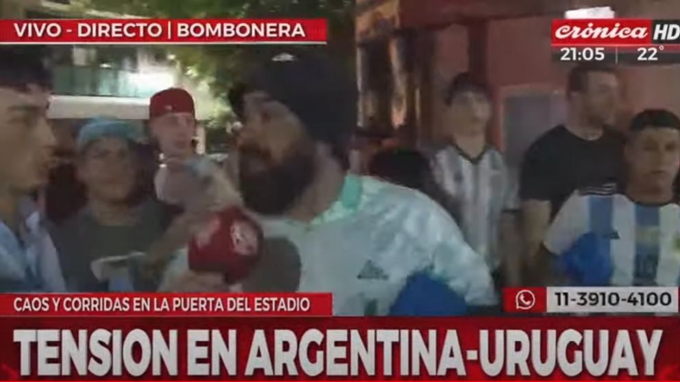 Este es el cobarde que atacó al equipo de Crónica en vivo.