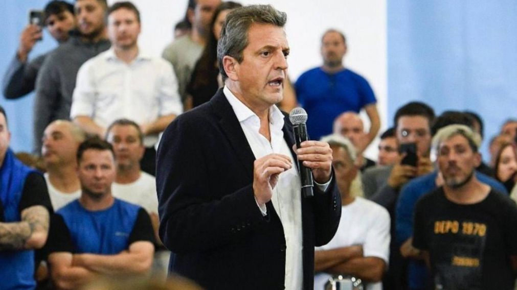 Sergio Massa estuvo presente en el Carlos Pellegrini.