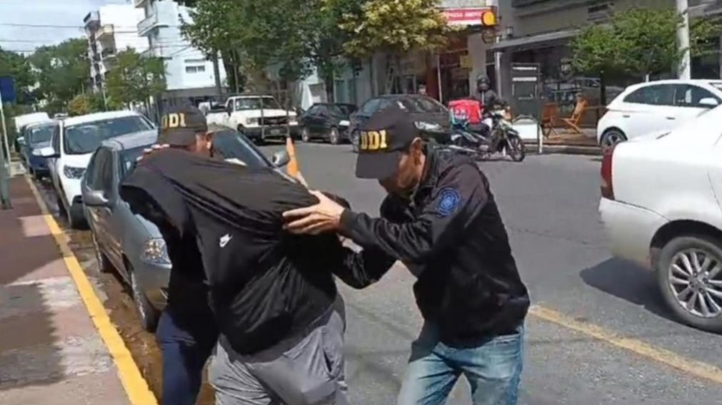 As� fue trasladado el sospechoso de haber perpetrado el homicidio.