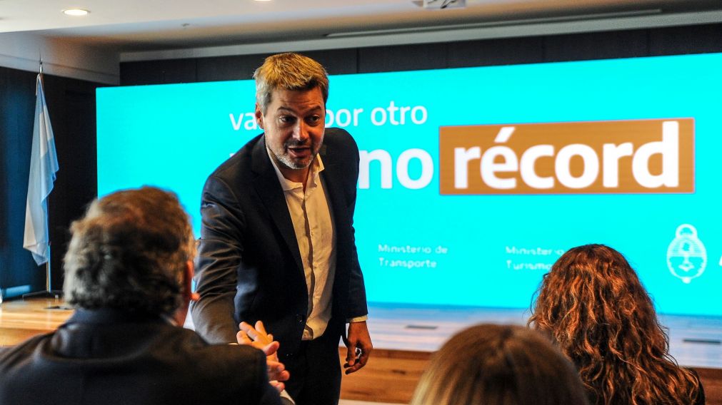 Matías Lammens en un acto de Aerolíneas Argentinas.