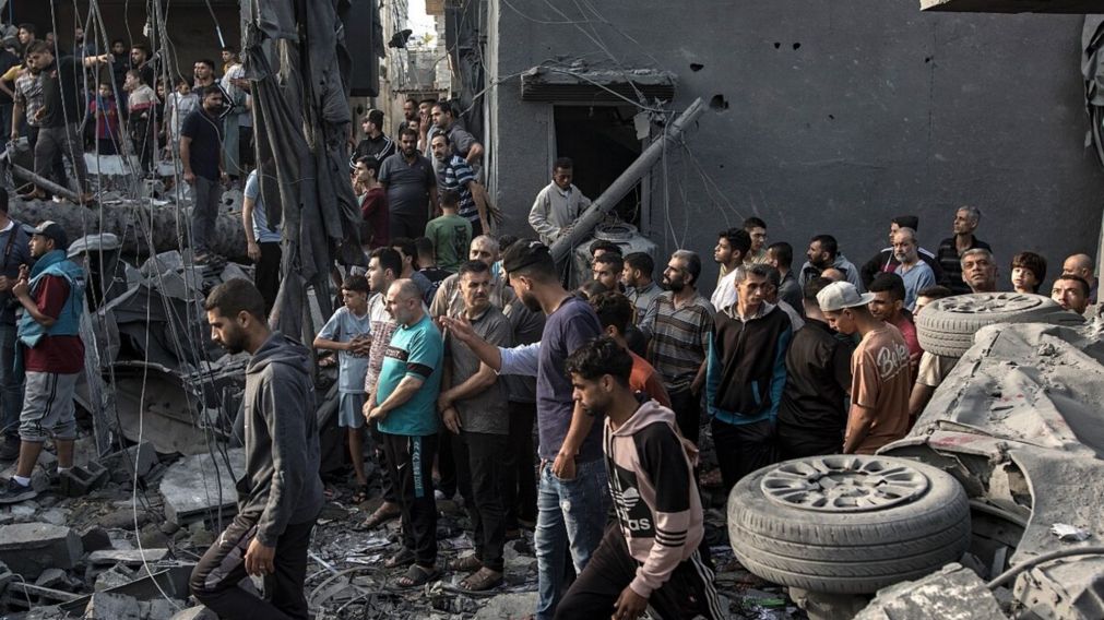 Los principales hospitales del norte en la Franja de Gaza están aislados por los bombardeos.