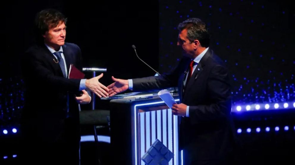 Los candidatos presidenciales de La Libertad Avanza, Javier Milei, y de Unión por la Patria, Sergio Massa (Archivo).