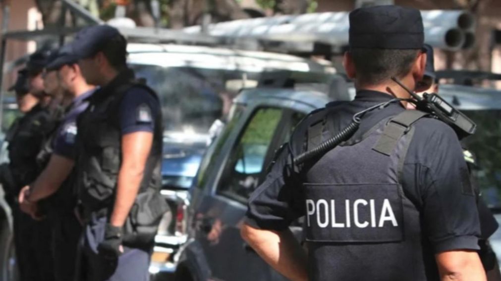 Se asegura que los malvivientes tenían colocados uniformes policiales.
